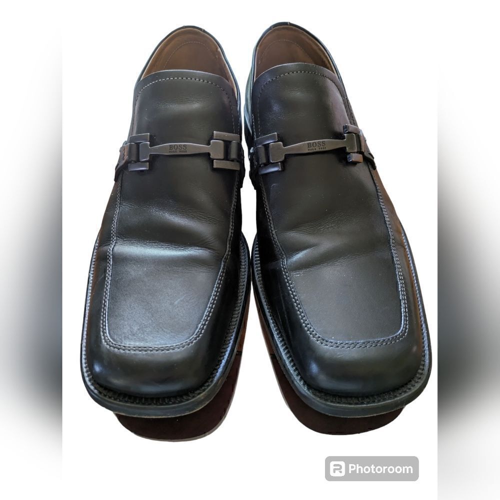 BOSS Hugo Boss men’s Italian made leather loafers. Black.